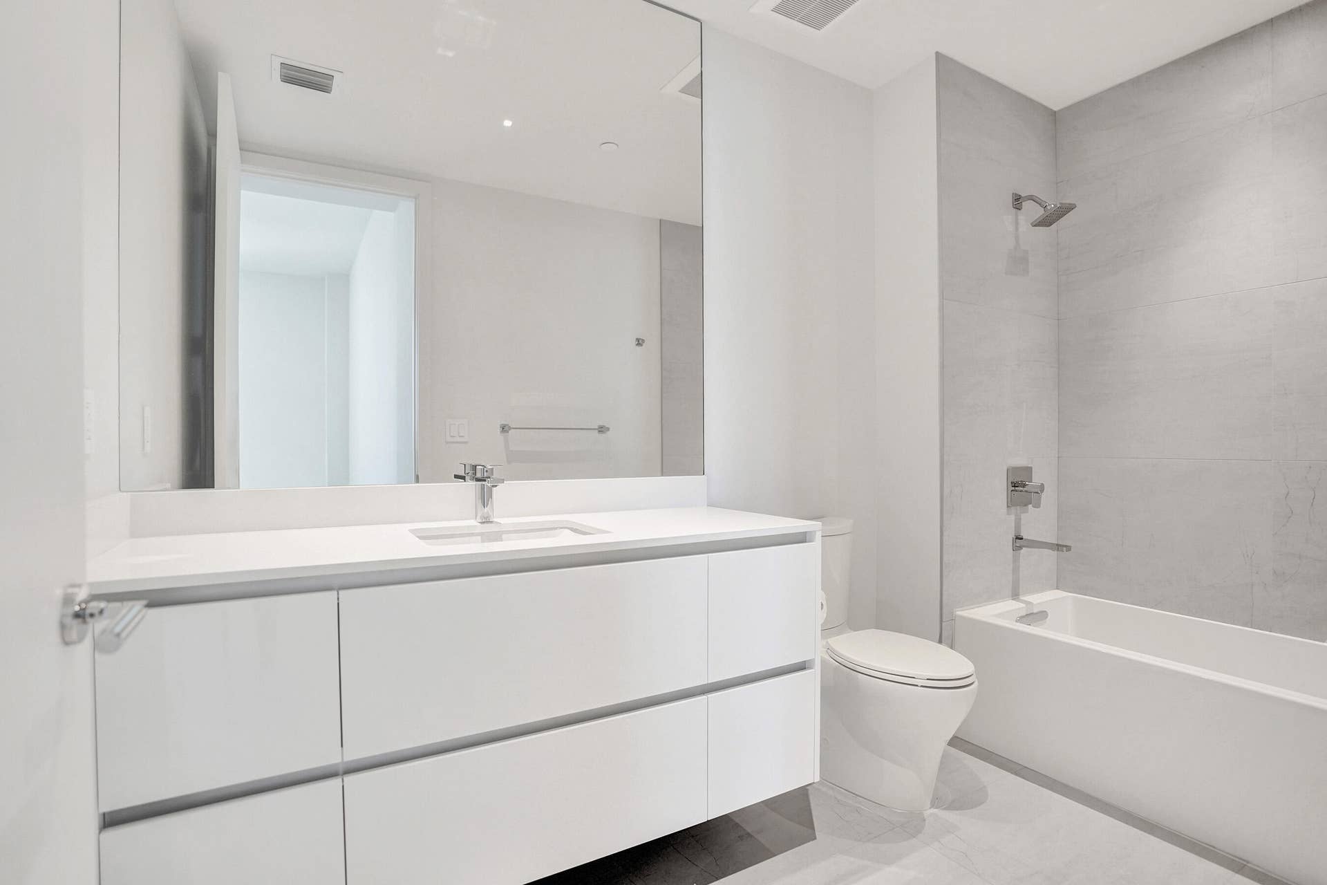 305 Briny Avenue, #PH905, Pompano Beach, FL 33062 DSC05975