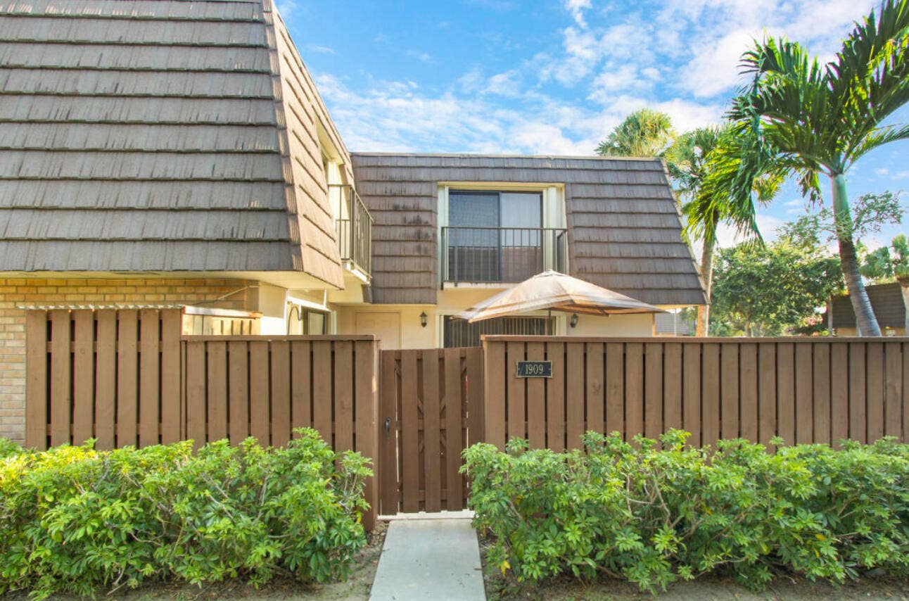 1909 19th Court, #33a, Jupiter, FL 33477 IMG_1810