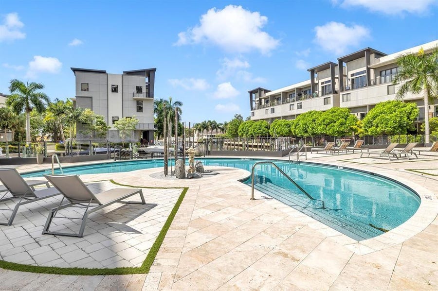 Property photo for 462 SE 1ST Circle, Pompano Beach, FL