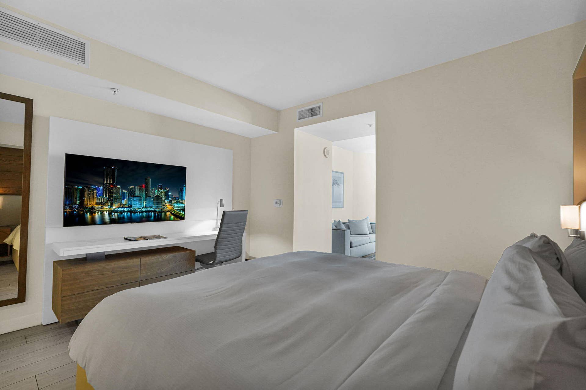 505 N FORT LAUDERDALE BEACH Boulevard, #1004, Fort Lauderdale, FL 33304 11-web-or-mls-DSC07067