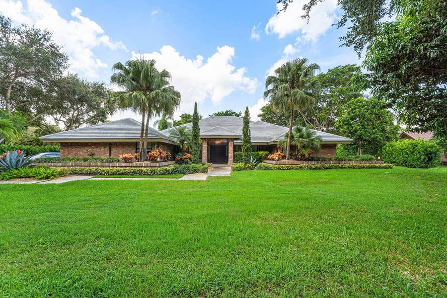 Property photo for 6911 ANNAPOLIS Court, Parkland, FL