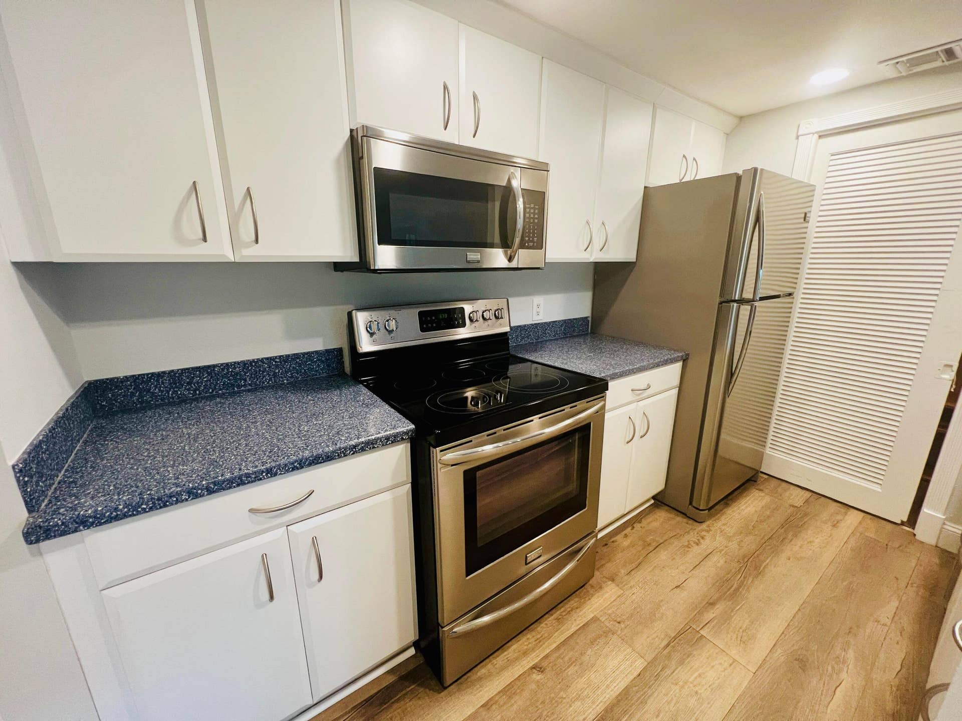 1000 River Reach Drive, #320, Fort Lauderdale, Fort Lauderdale, FL 33315 Kitchen with Stainless Appliances