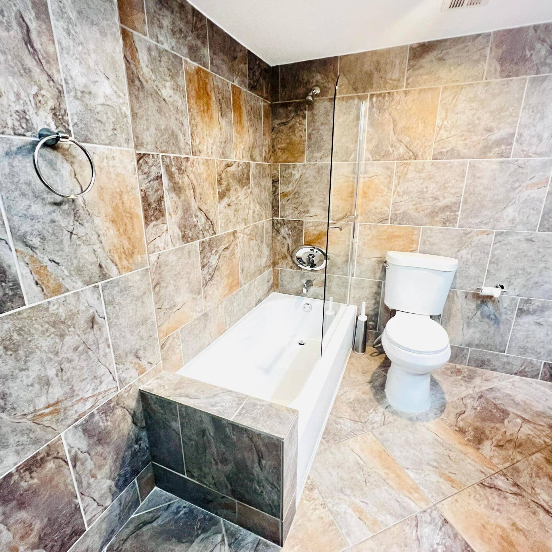 1000 River Reach Drive, #320, Fort Lauderdale, Fort Lauderdale, FL 33315 Master Bath with Tub-Shower