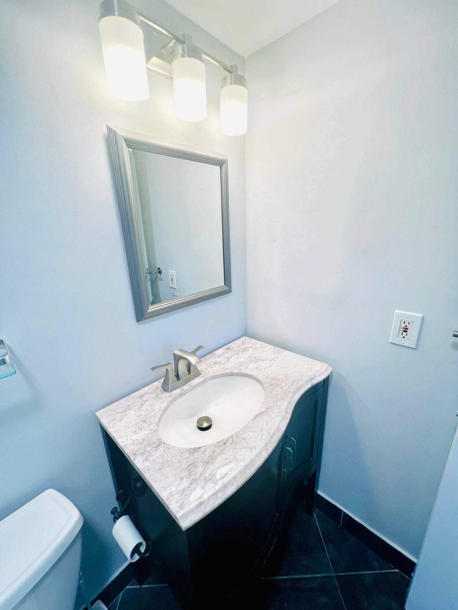 1000 River Reach Drive, #320, Fort Lauderdale, Fort Lauderdale, FL 33315 Guest Bathroom