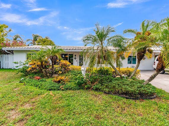 4221 NE 16th Avenue, Oakland Park, FL 33334 IMG_9060