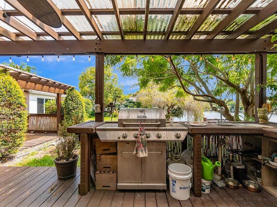 4221 NE 16th Avenue, Oakland Park, FL 33334 IMG_9063