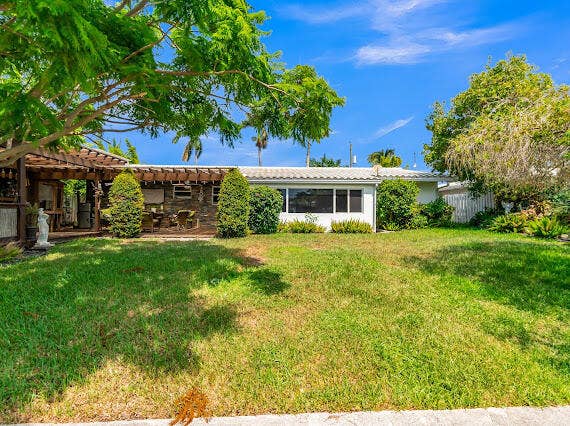 4221 NE 16th Avenue, Oakland Park, FL 33334 IMG_9065