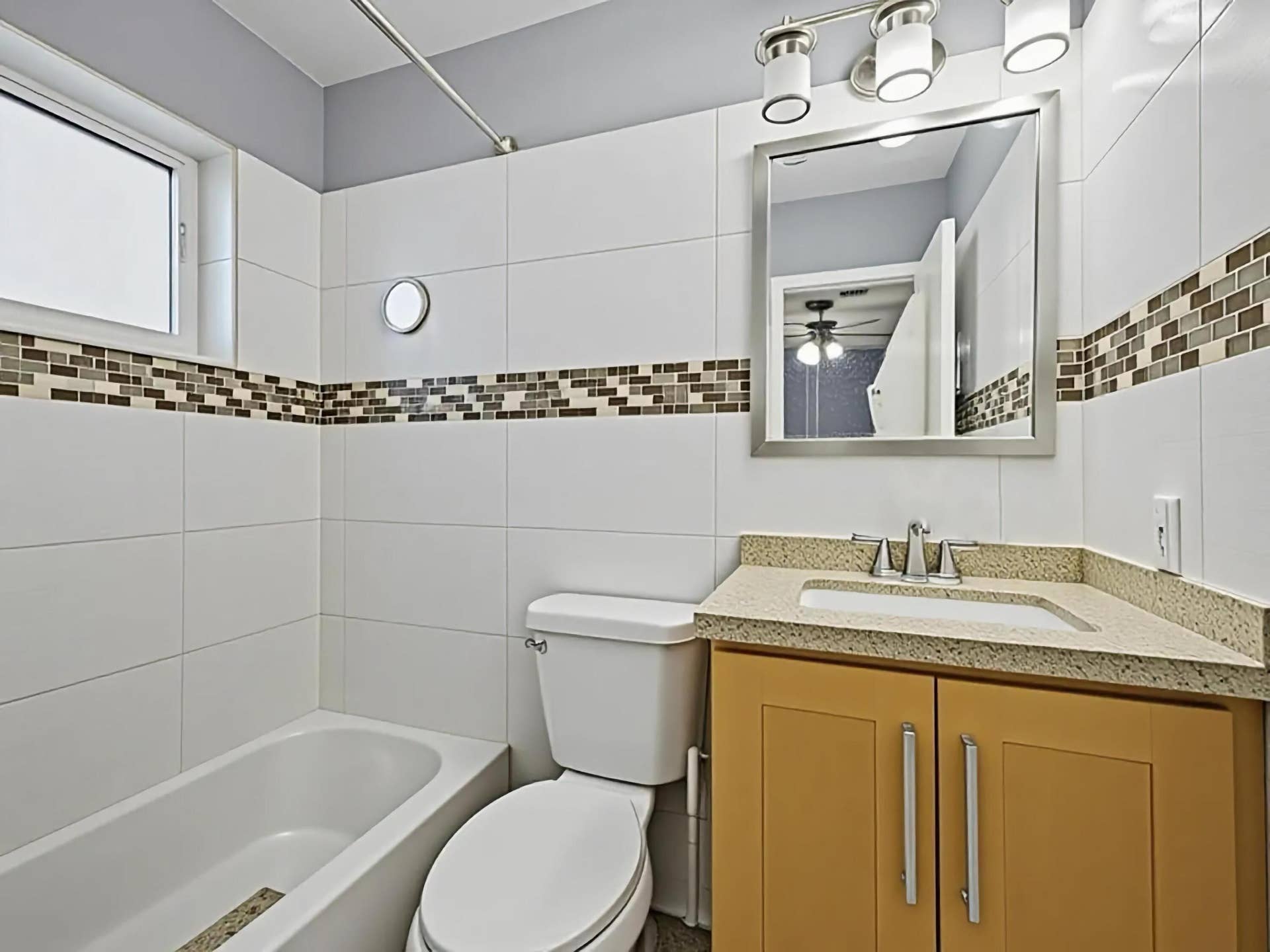 451 SE 1st Avenue, #A-B, Pompano Beach, FL 33060 Unit A Primary Bathroom Declutter