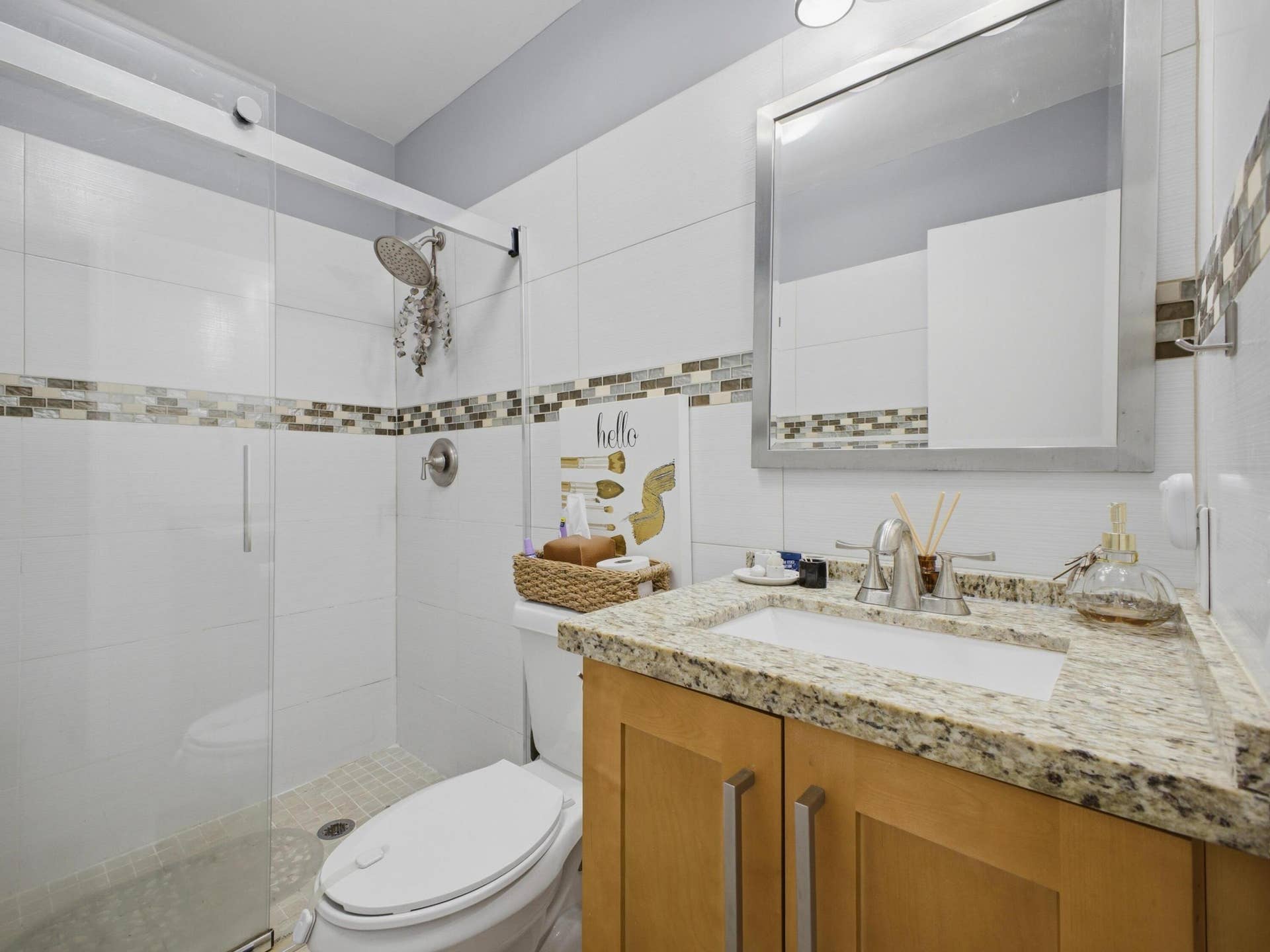 451 SE 1st Avenue, #A-B, Pompano Beach, FL 33060 Unit A Guest Bathroom