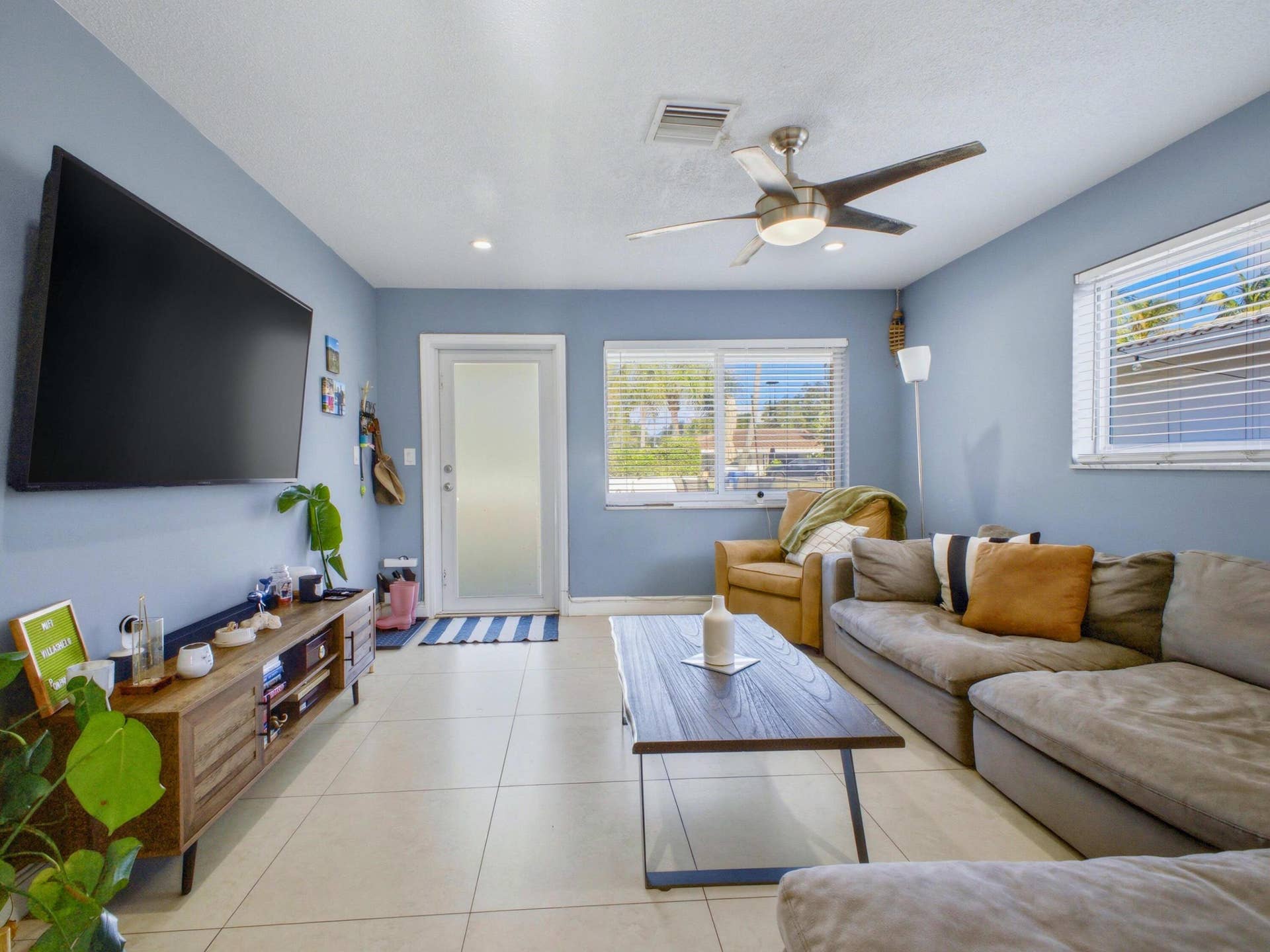 451 SE 1st Avenue, #A-B, Pompano Beach, FL 33060 Unit A Living