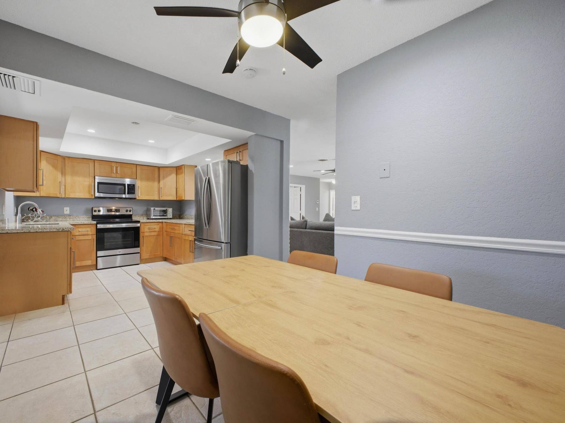 451 SE 1st Avenue, #A-B, Pompano Beach, FL 33060 Unit B Dining to Kitchen