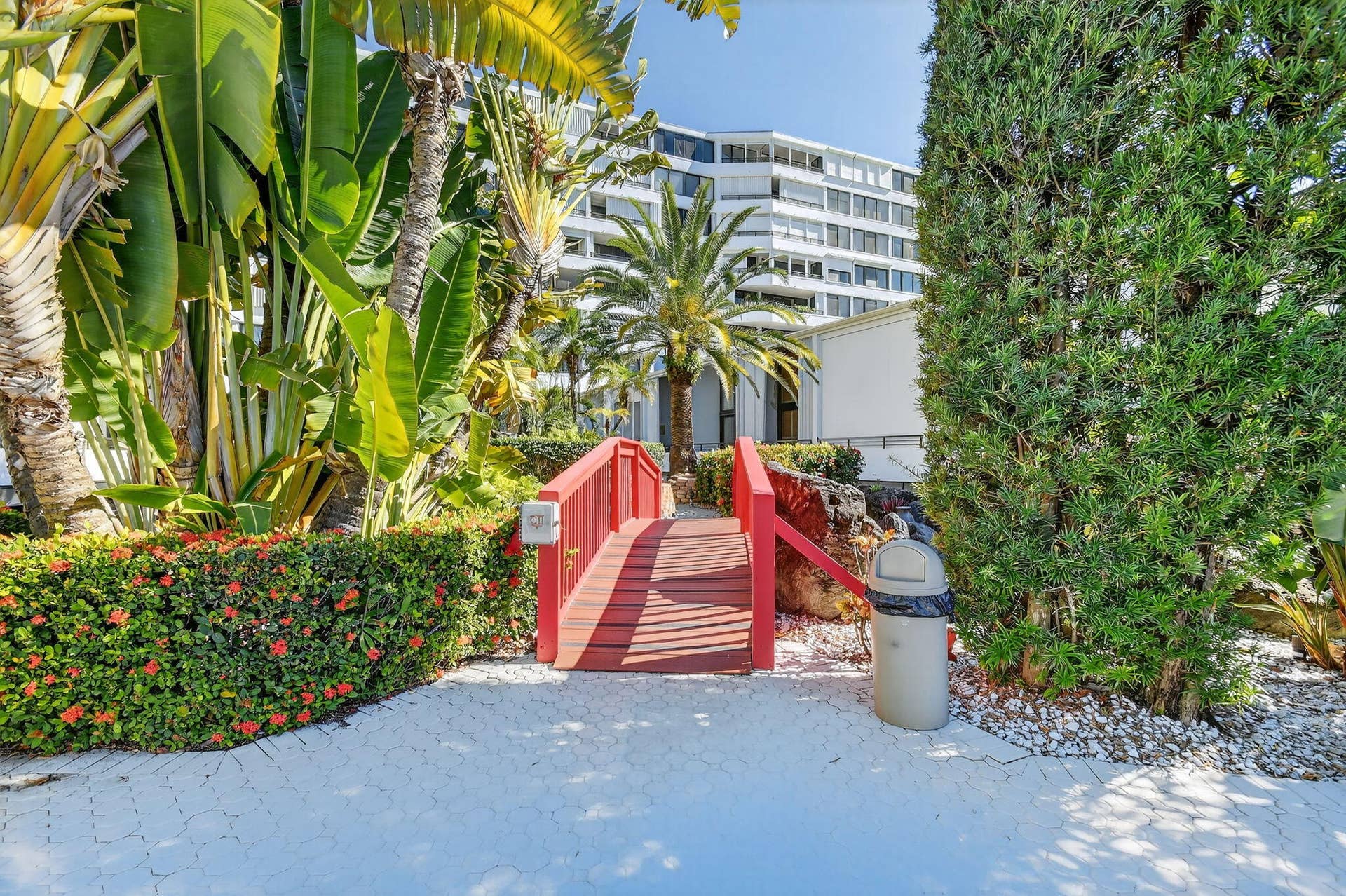 3589 S Ocean Boulevard, #19, South Palm Beach, FL 33480 66-web-or-mls-DSC_6388