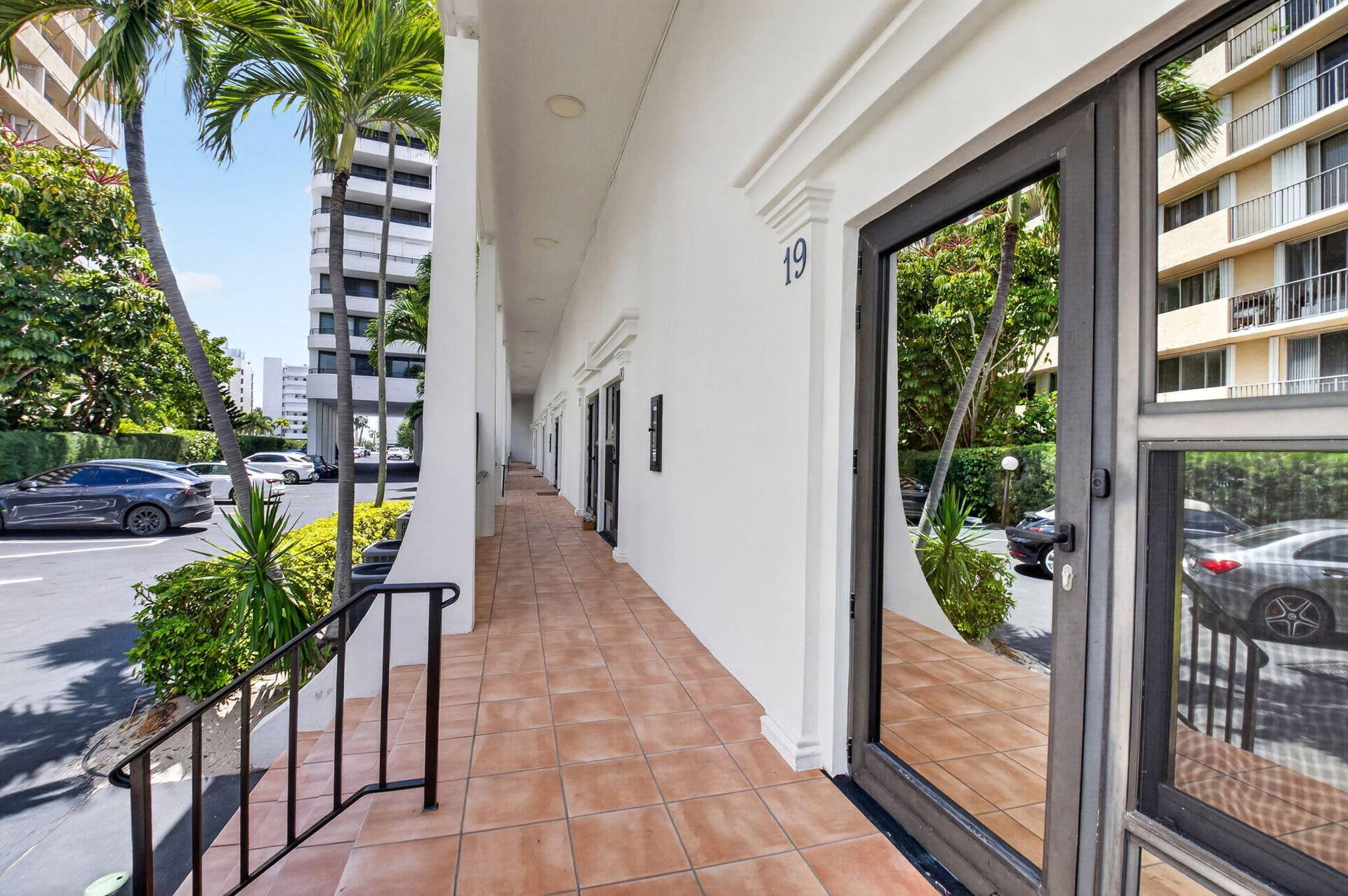 3589 S Ocean Boulevard, #19, South Palm Beach, FL 33480 3-web-or-mls-DSC_9013