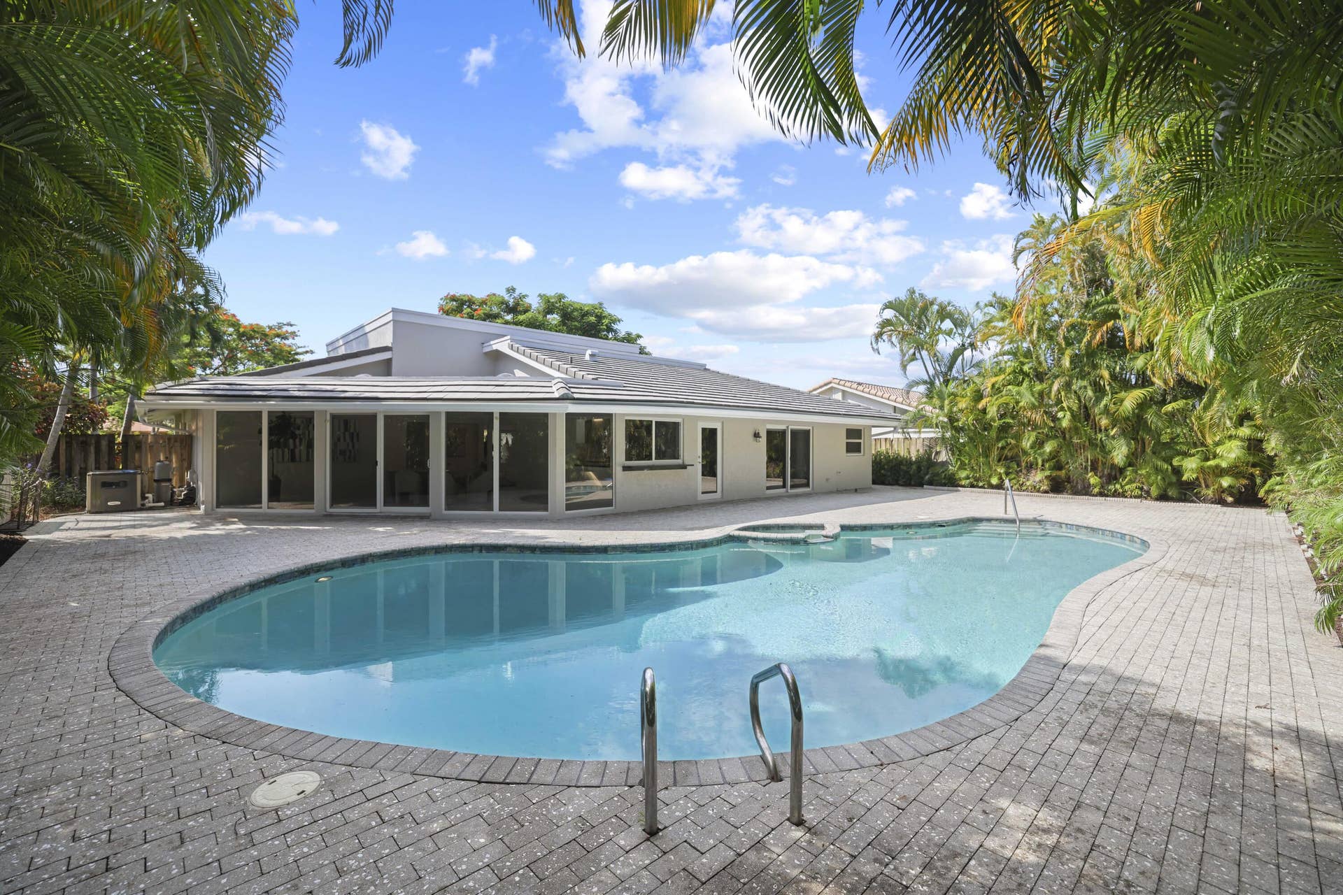 824 Foxpointe Cir - 9