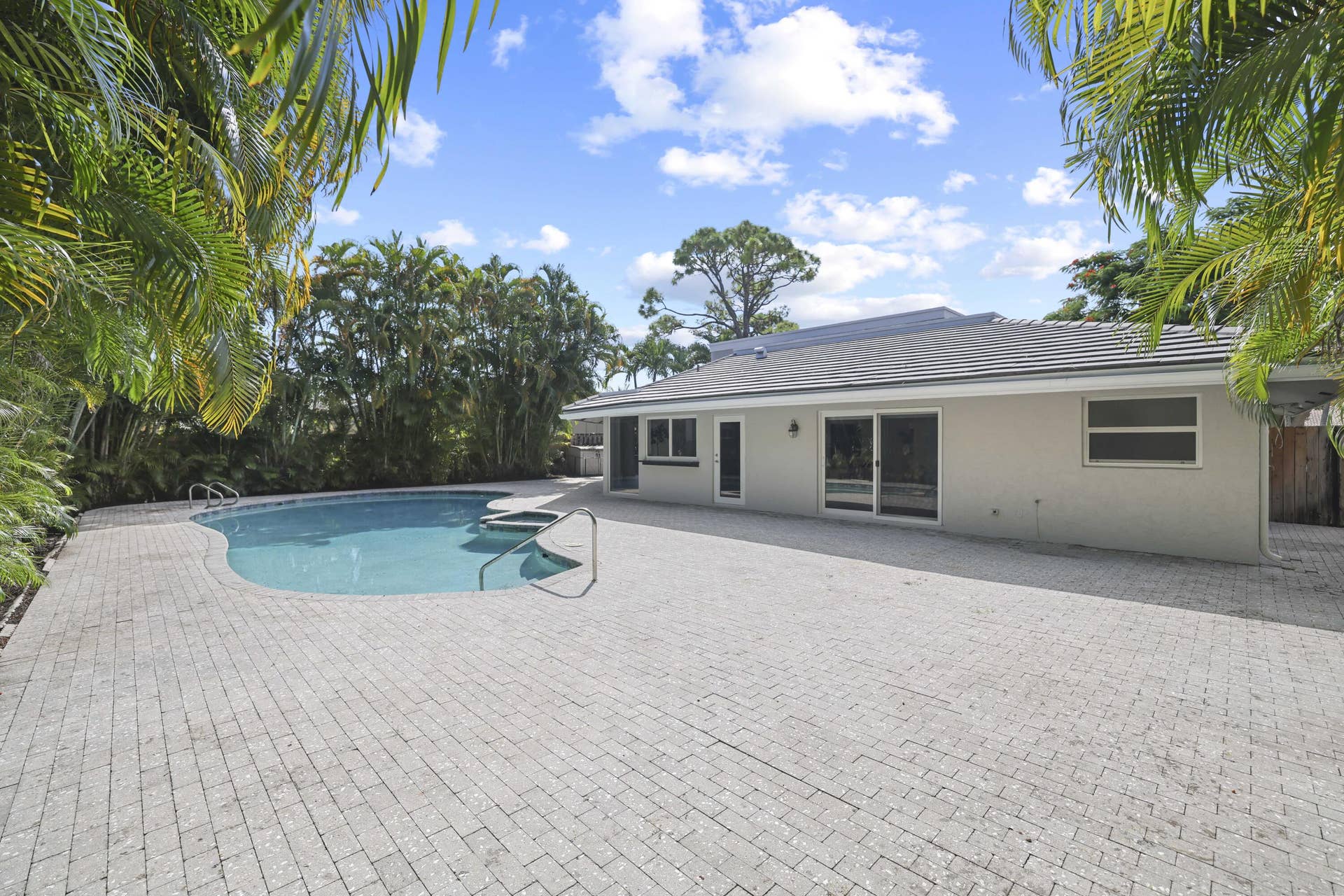 824 Foxpointe Cir - 12