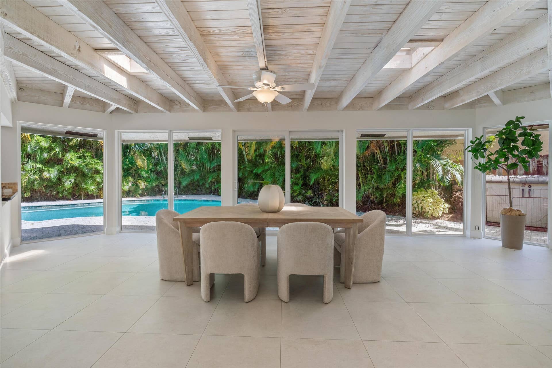 10-824 Foxpointe Circle Delray Beach, FL