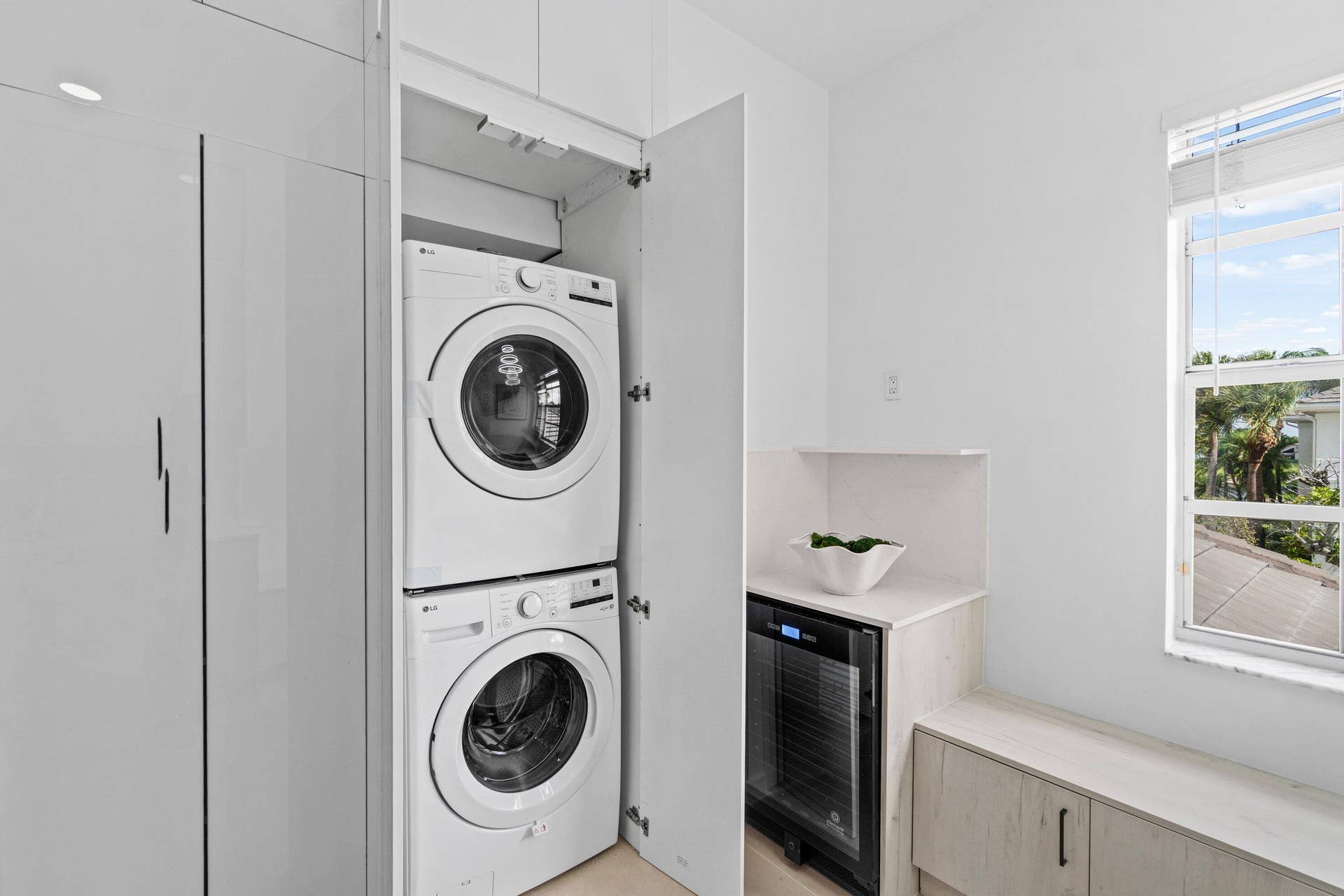 5166 Lake Catalina Drive, #D, Boca Raton, FL 33496 Laundry