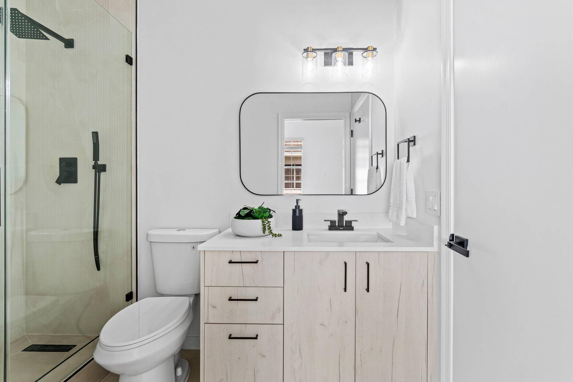 5166 Lake Catalina Drive, #D, Boca Raton, FL 33496 2nd Bathroom