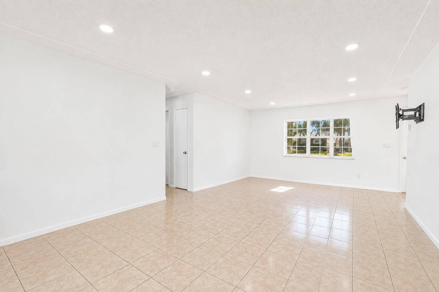 330 W 22ND Court, Riviera Beach, FL 33404 sala 22