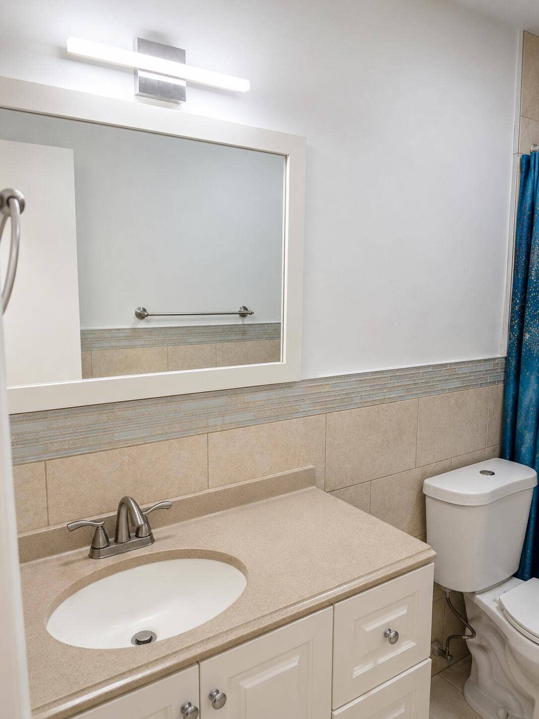 330 W 22ND Court, Riviera Beach, FL 33404 bano