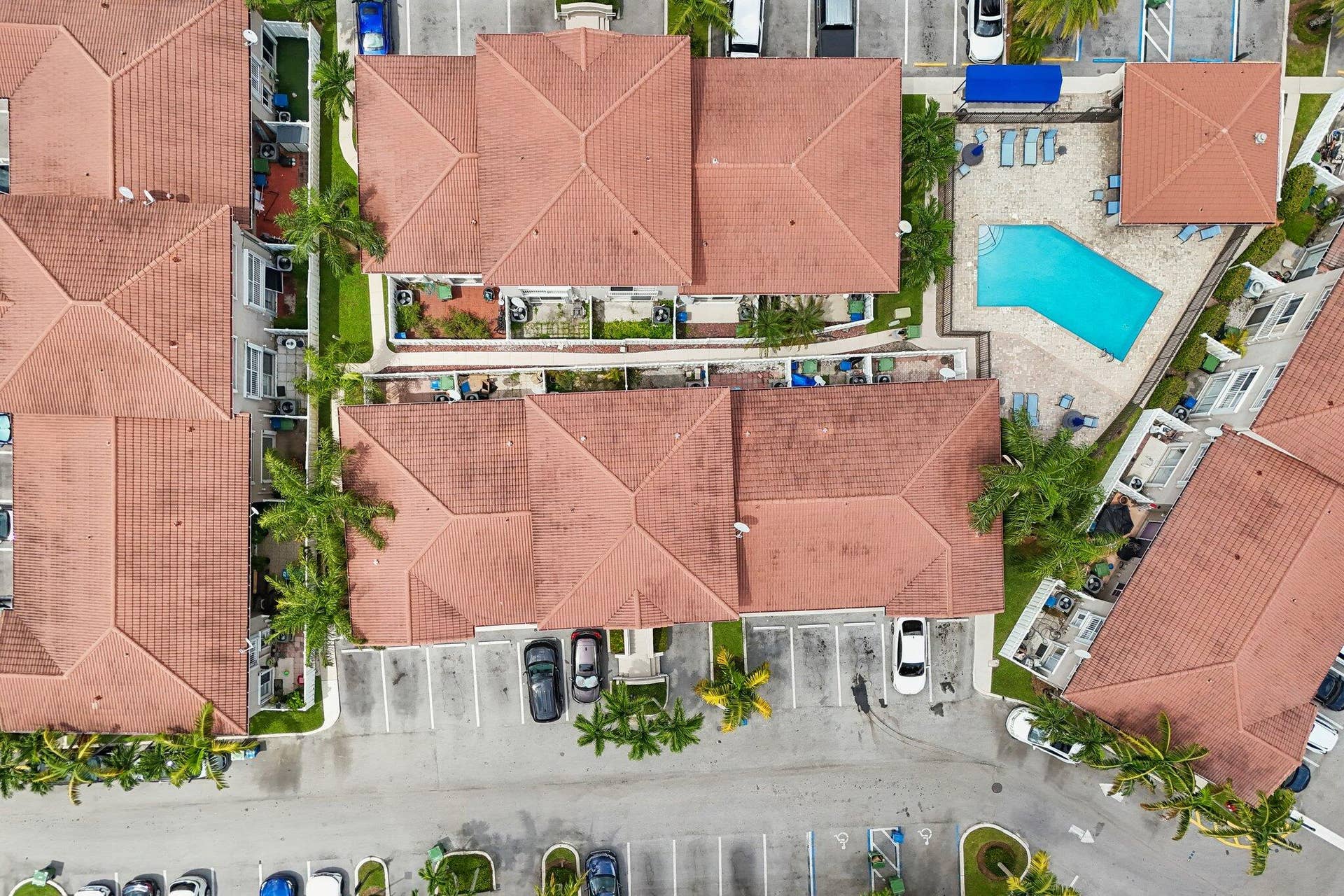 167 RIVIERA Circle, Weston, FL 33326 41-web-or-mls-Riviera Cir-S2108-039