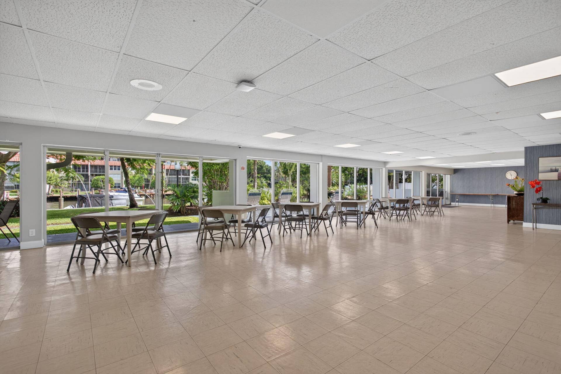 801 S Federal Highway, #1103, Pompano Beach, FL 33062 Spacious common area featuring extensive window-lines, recessed lighting, and tile flooring