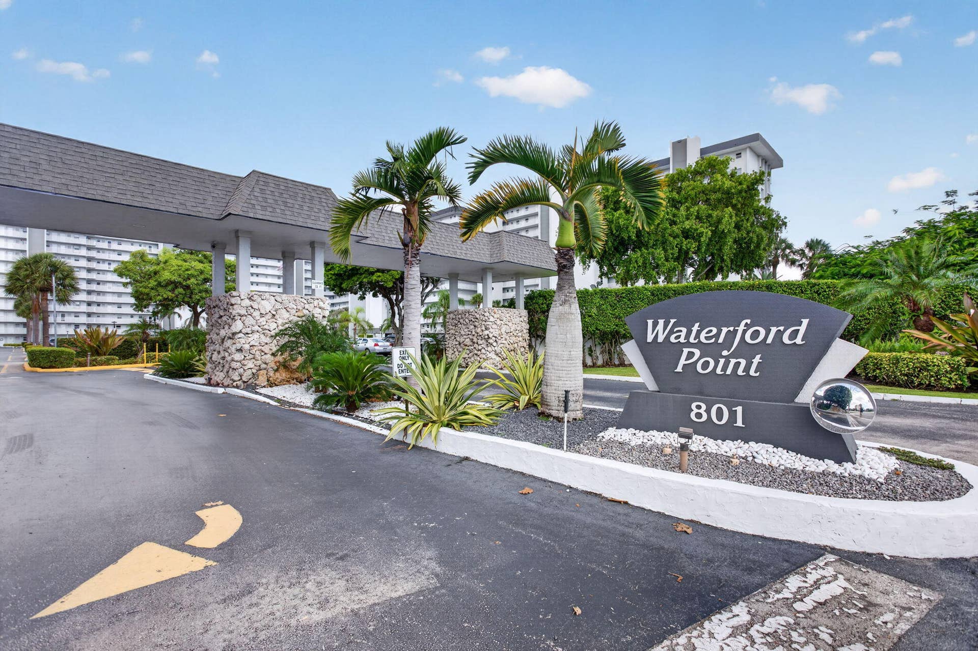 801 S Federal Highway, #1103, Pompano Beach, FL 33062 Covered entry with stone columns