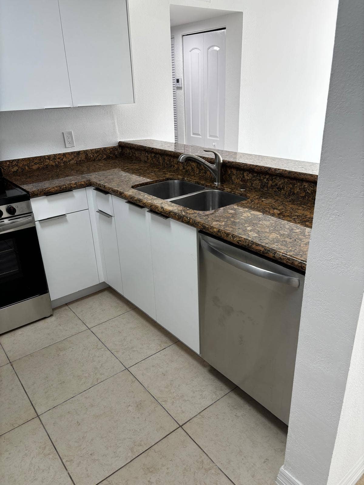 1515 LAKE CRYSTAL Drive, #B, West Palm Beach, West Palm Beach, FL 33411 WhatsApp Image 2026-08-08 at 09.41.48 (7