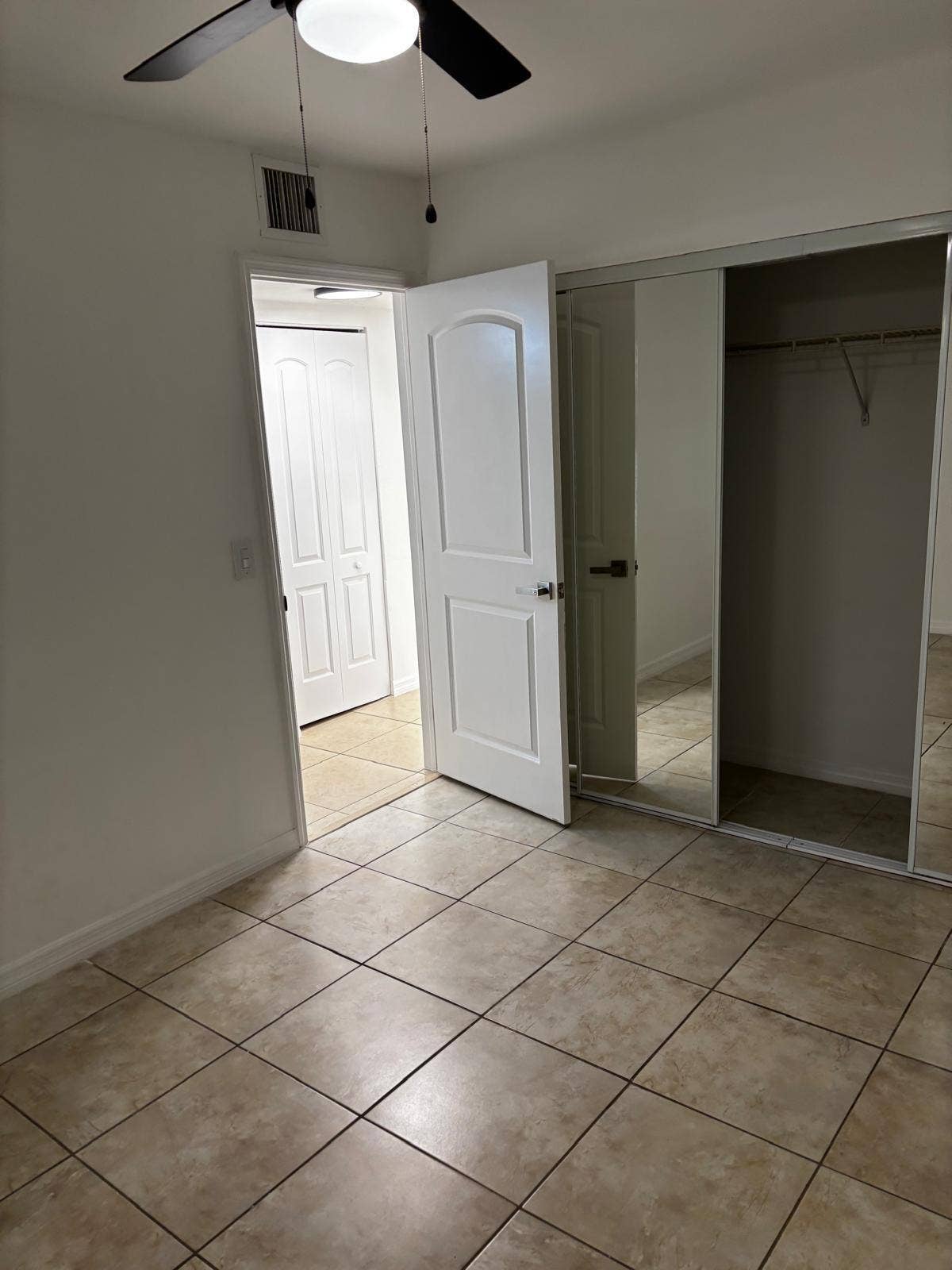 1515 LAKE CRYSTAL Drive, #B, West Palm Beach, West Palm Beach, FL 33411 WhatsApp Image 2026-08-08 at 09.41.49 (8