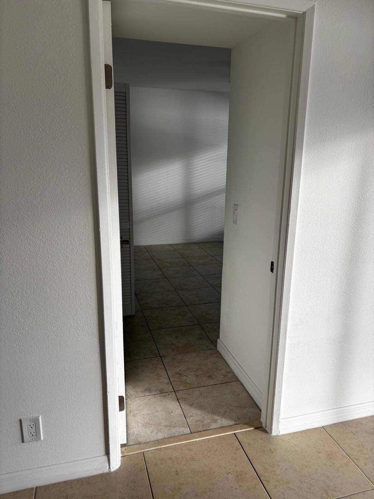 1515 LAKE CRYSTAL Drive, #B, West Palm Beach, West Palm Beach, FL 33411 WhatsApp Image 2026-08-08 at 09.41.49 (4