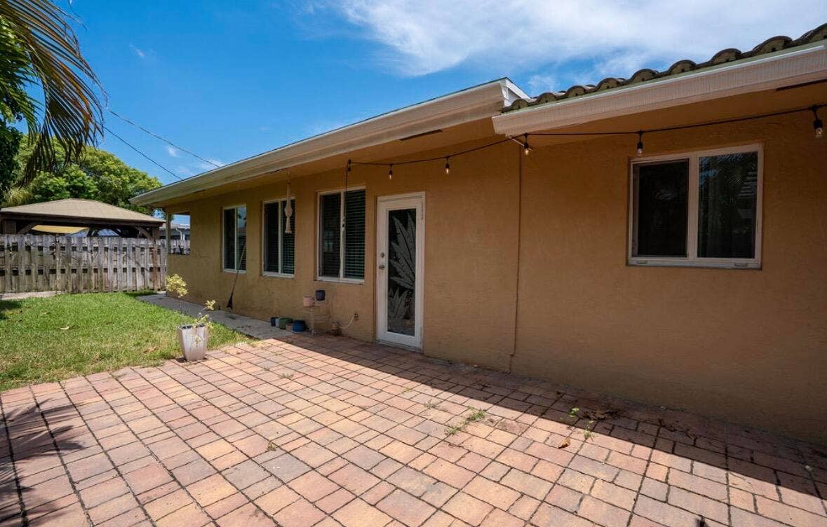 17 SE 8TH Terrace, Deerfield Beach, FL 33441 Backyard