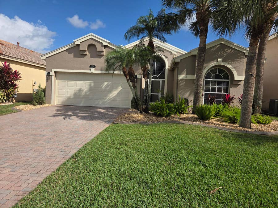 Property photo for 1039 SE Westminster Place, Stuart, FL