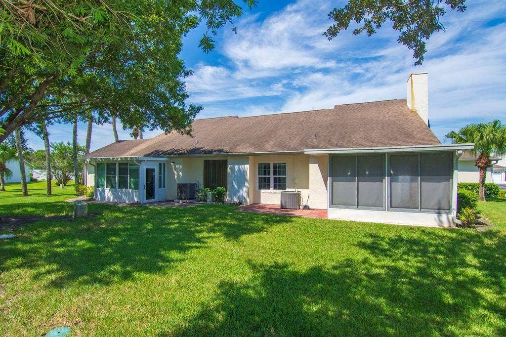 1828 AYNSLEY Way, #1, Vero Beach, FL 32966 Backofunit