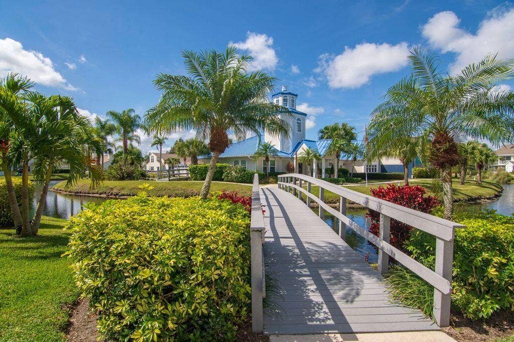 1828 AYNSLEY Way, #1, Vero Beach, FL 32966 Grounds