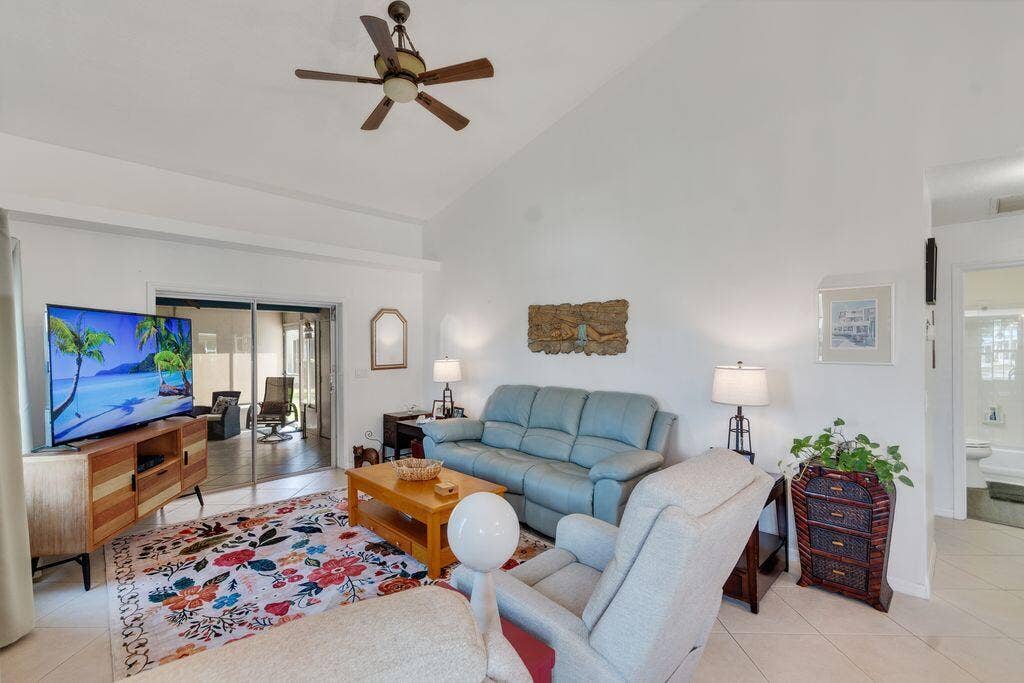 1828 AYNSLEY Way, #1, Vero Beach, FL 32966 Vaultedceiling