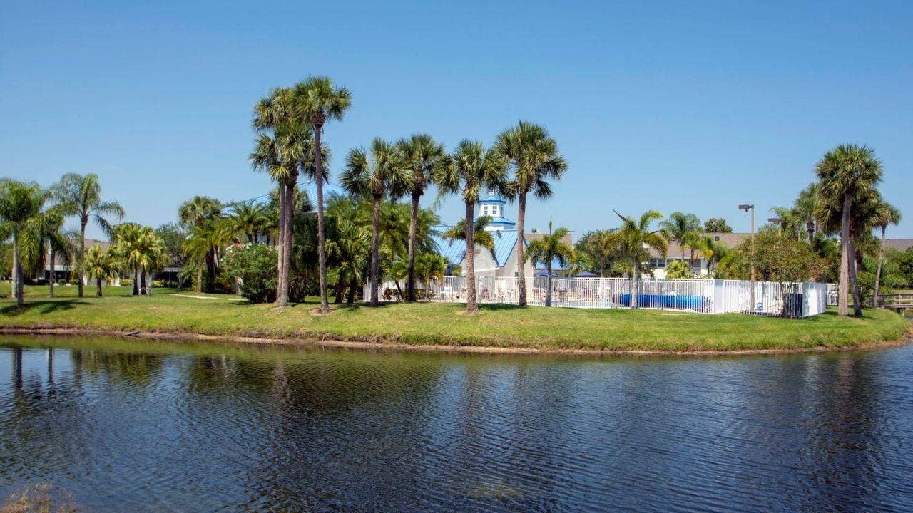 1828 AYNSLEY Way, #1, Vero Beach, FL 32966 Poolview