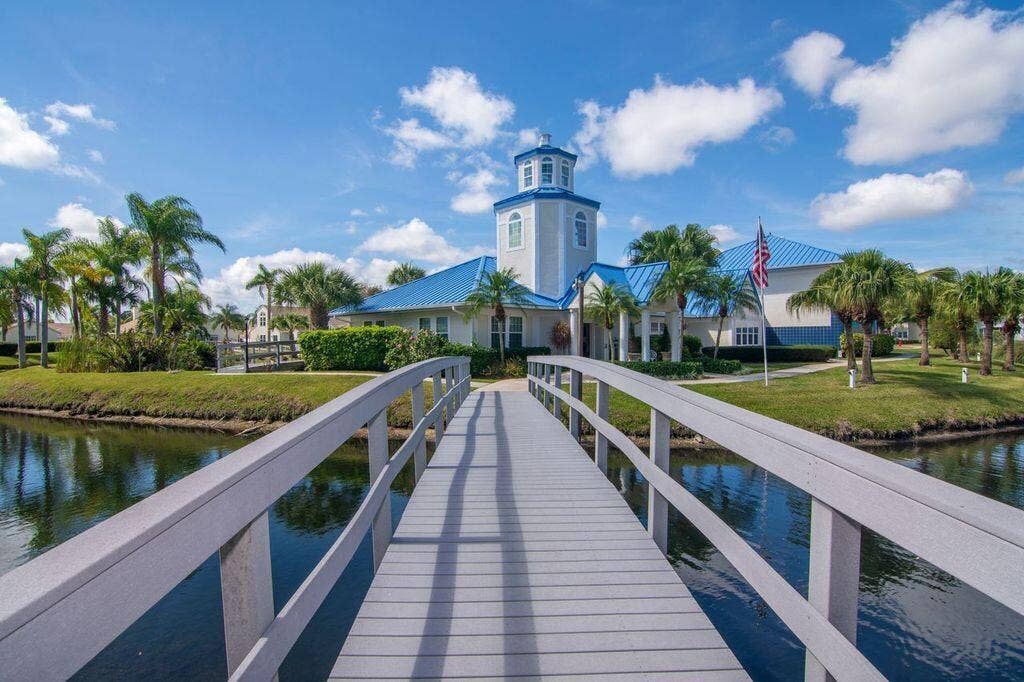 1828 AYNSLEY Way, #1, Vero Beach, FL 32966 Bridgeview