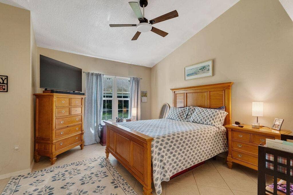 1828 AYNSLEY Way, #1, Vero Beach, FL 32966 MainBedroom