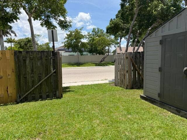 924 CUMBERLAND Terrace, Davie, FL 33325 backyardgate