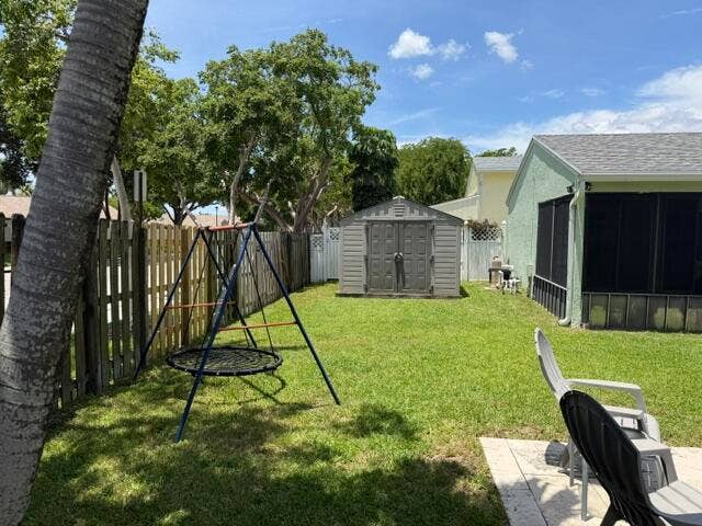 924 CUMBERLAND Terrace, Davie, FL 33325 backyard2