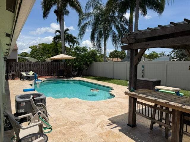 924 CUMBERLAND Terrace, Davie, FL 33325 pool3