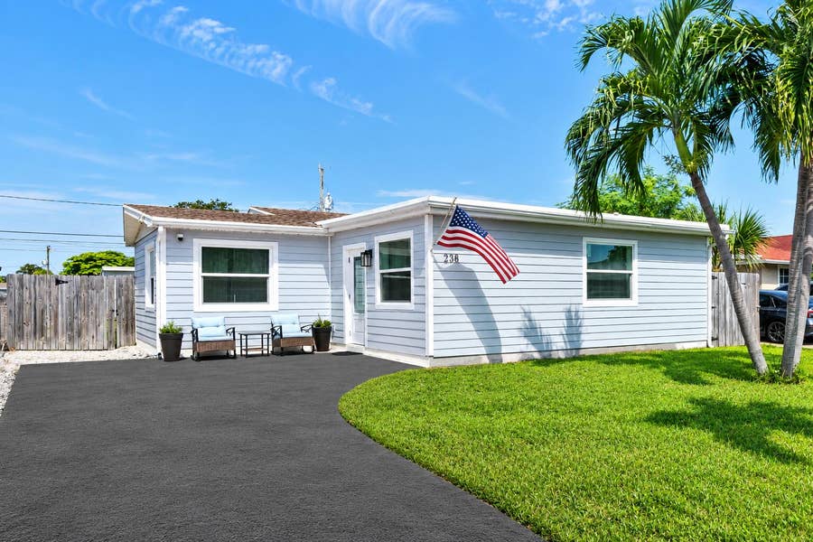 Property photo for 238 SW 10TH Avenue, Delray Beach, FL