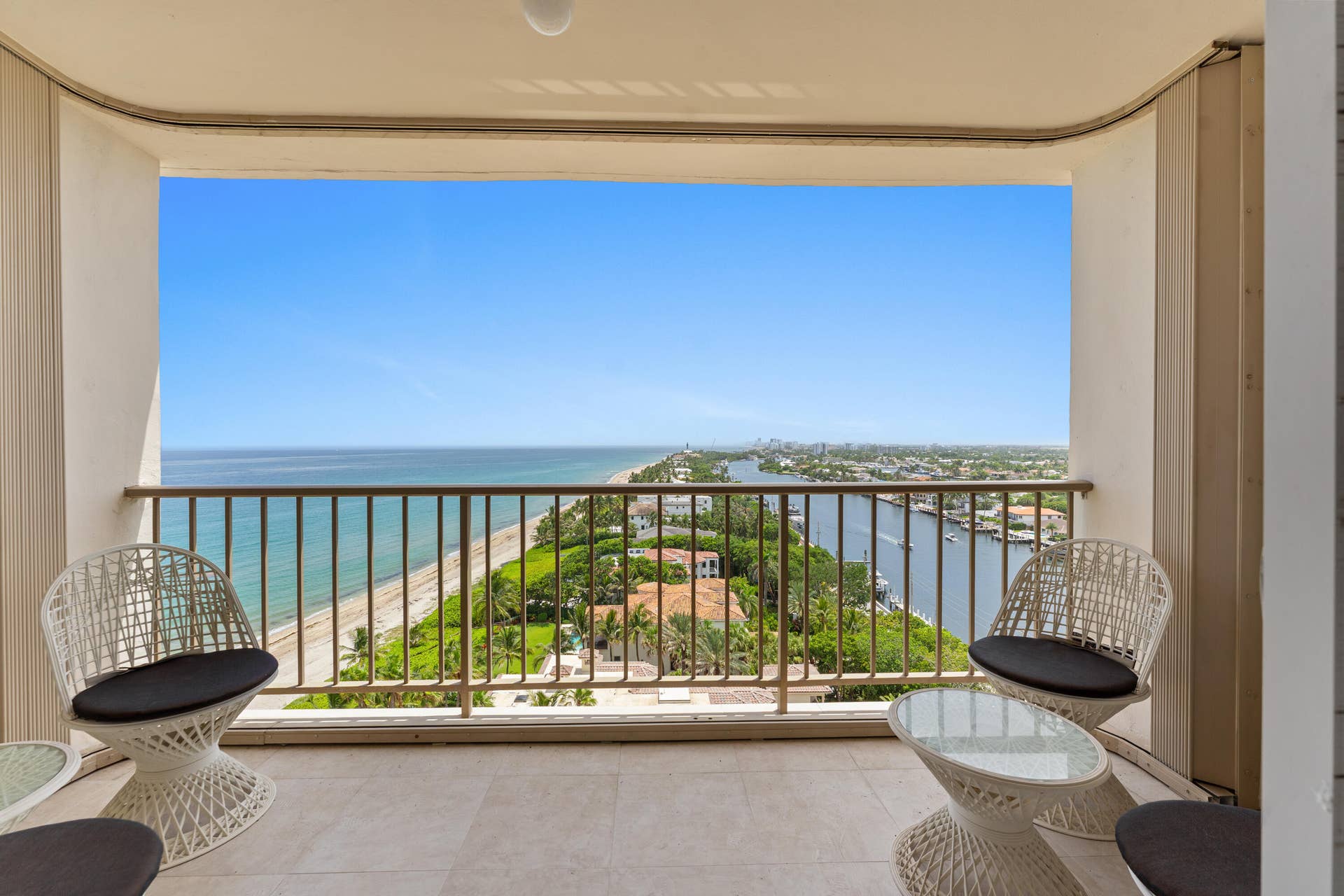 1021 HILLSBORO MILE, #PH3, Hillsboro Beach, FL 33062 LIVING ROOM /BALCONY