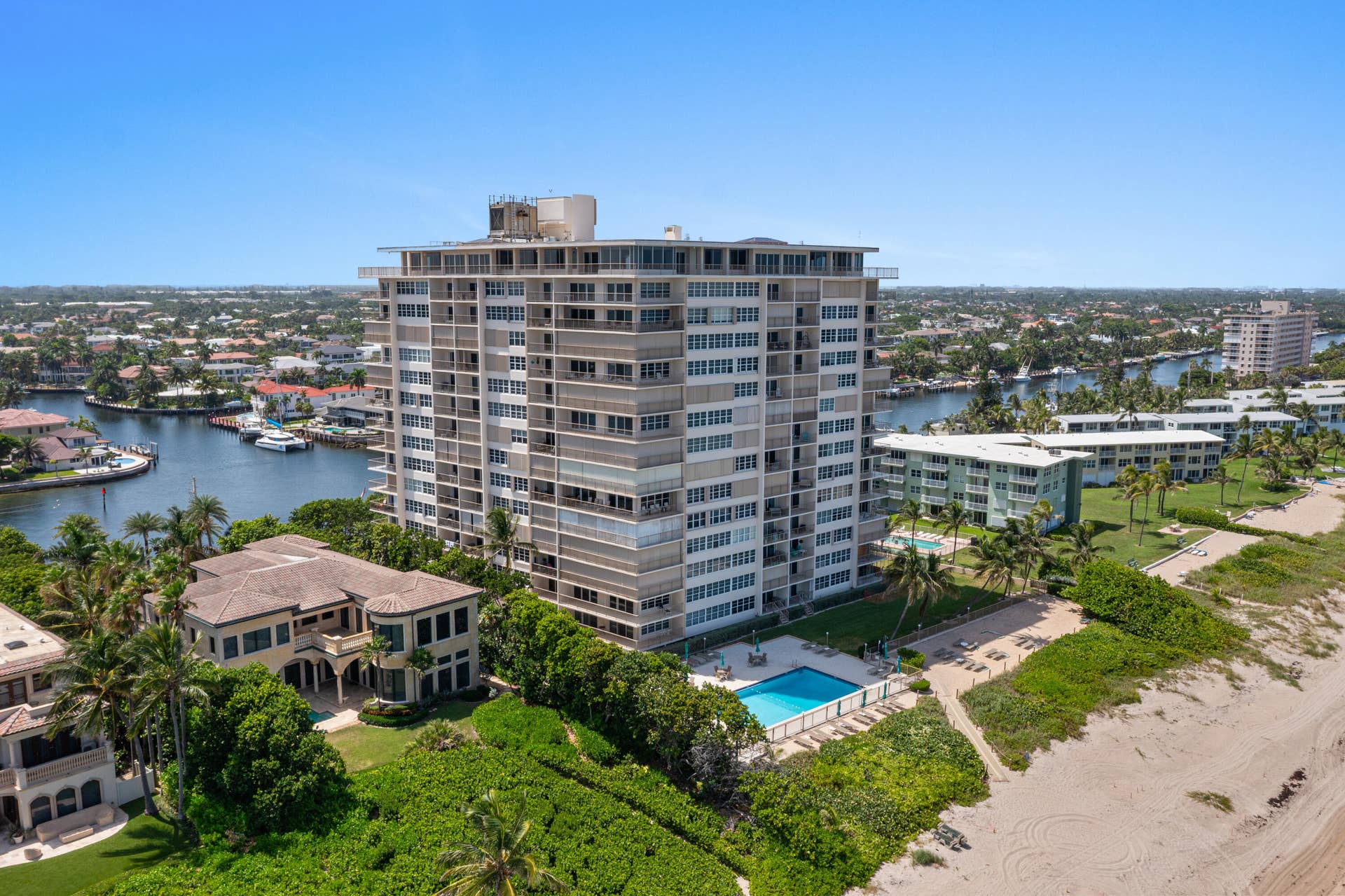 1021 HILLSBORO MILE, #PH3, Hillsboro Beach, FL 33062 BUILDING FROM EAST TO WEST