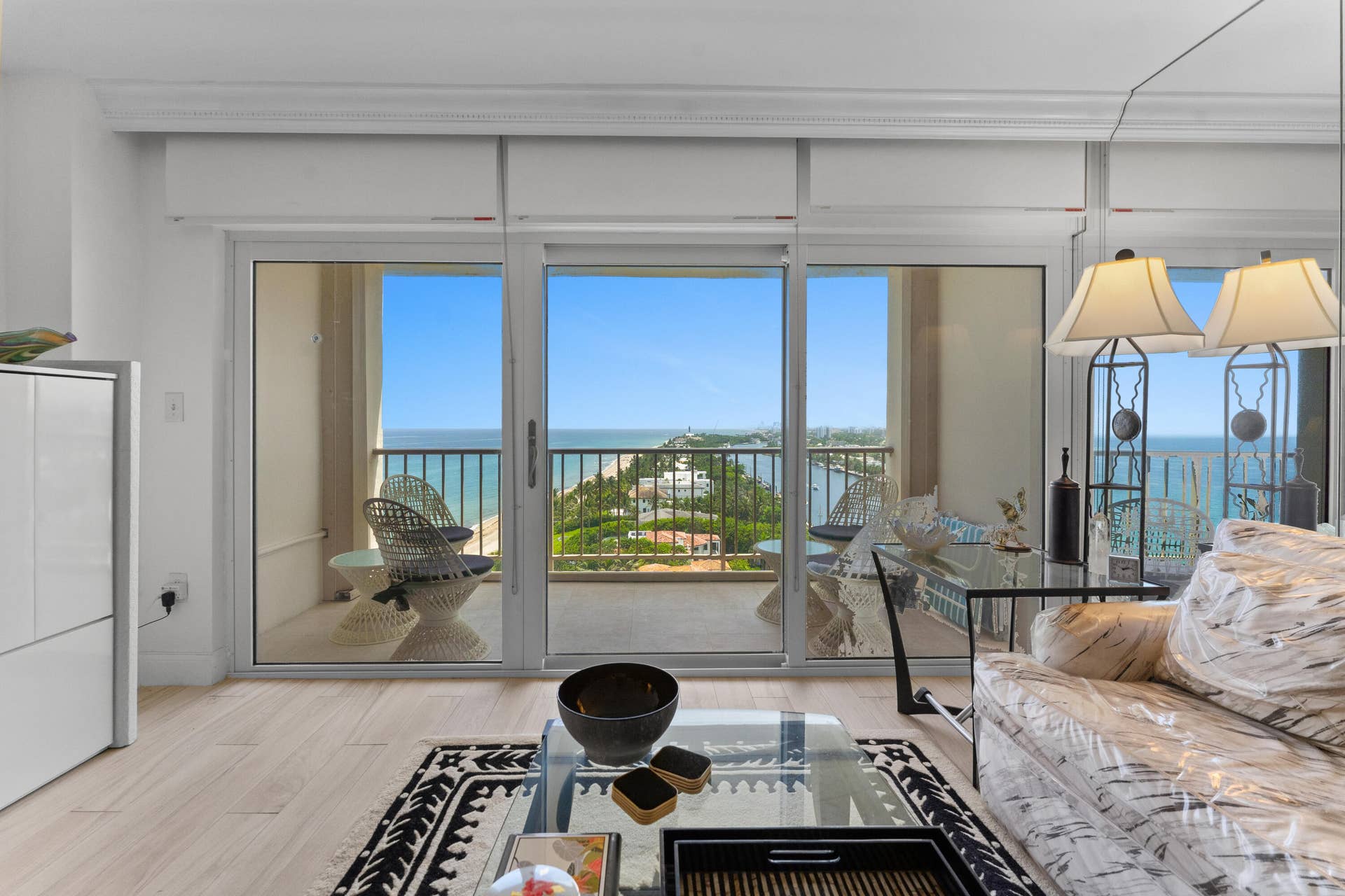 1021 HILLSBORO MILE, #PH3, Hillsboro Beach, FL 33062 LIVING ROOM