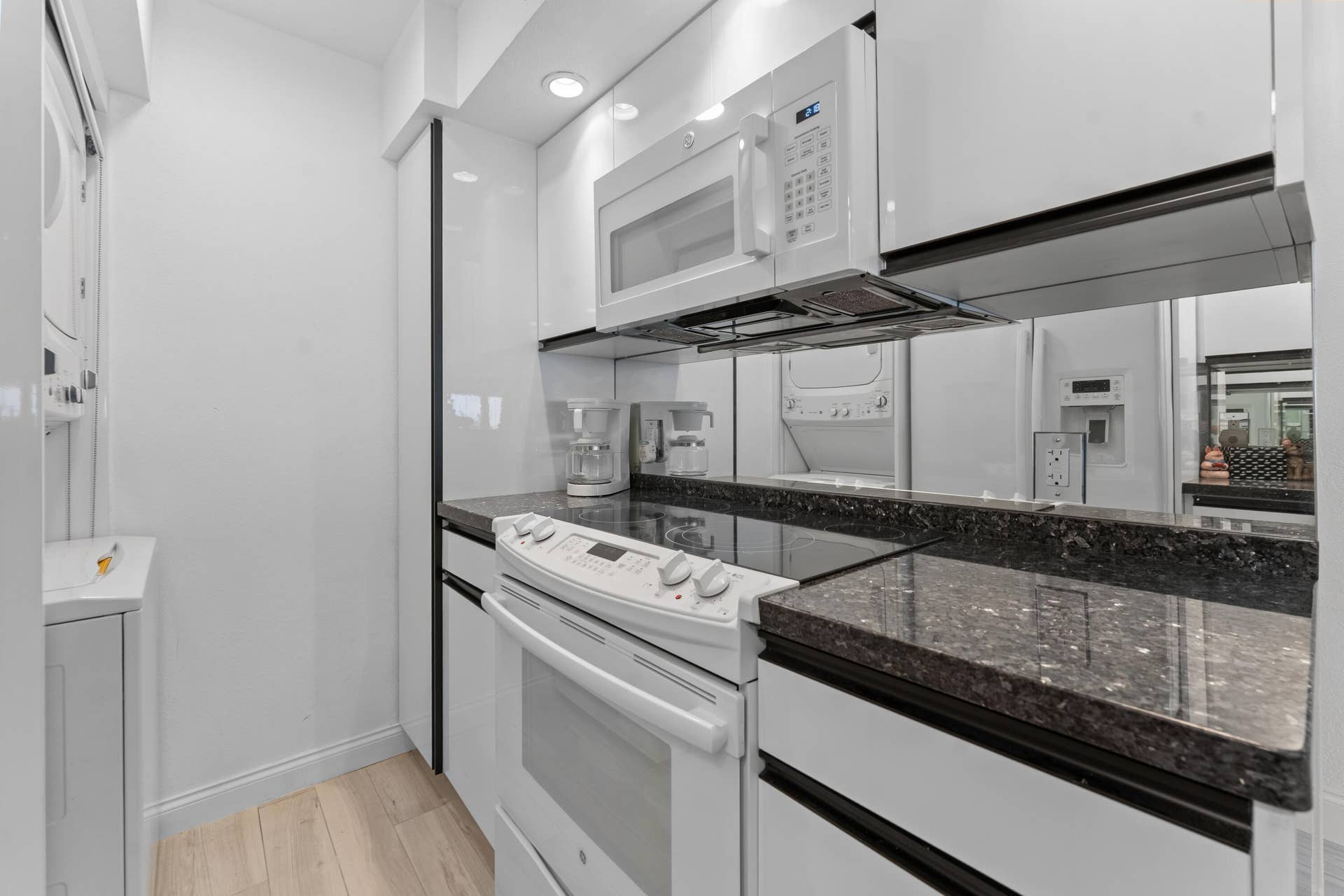 1021 HILLSBORO MILE, #PH3, Hillsboro Beach, FL 33062 KITCHEN
