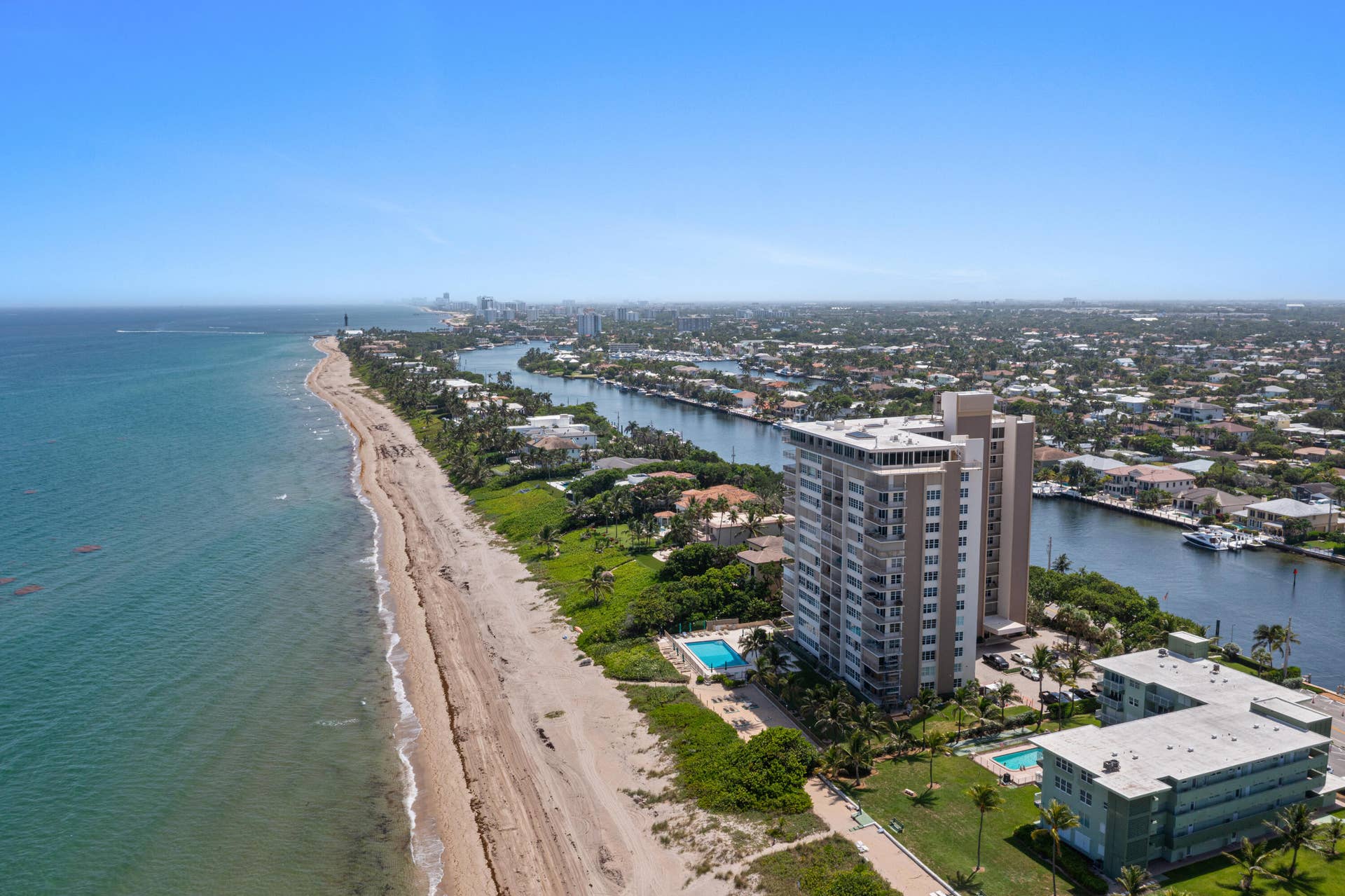 1021 HILLSBORO MILE, #PH3, Hillsboro Beach, FL 33062 BUILDING FROM OCEAN