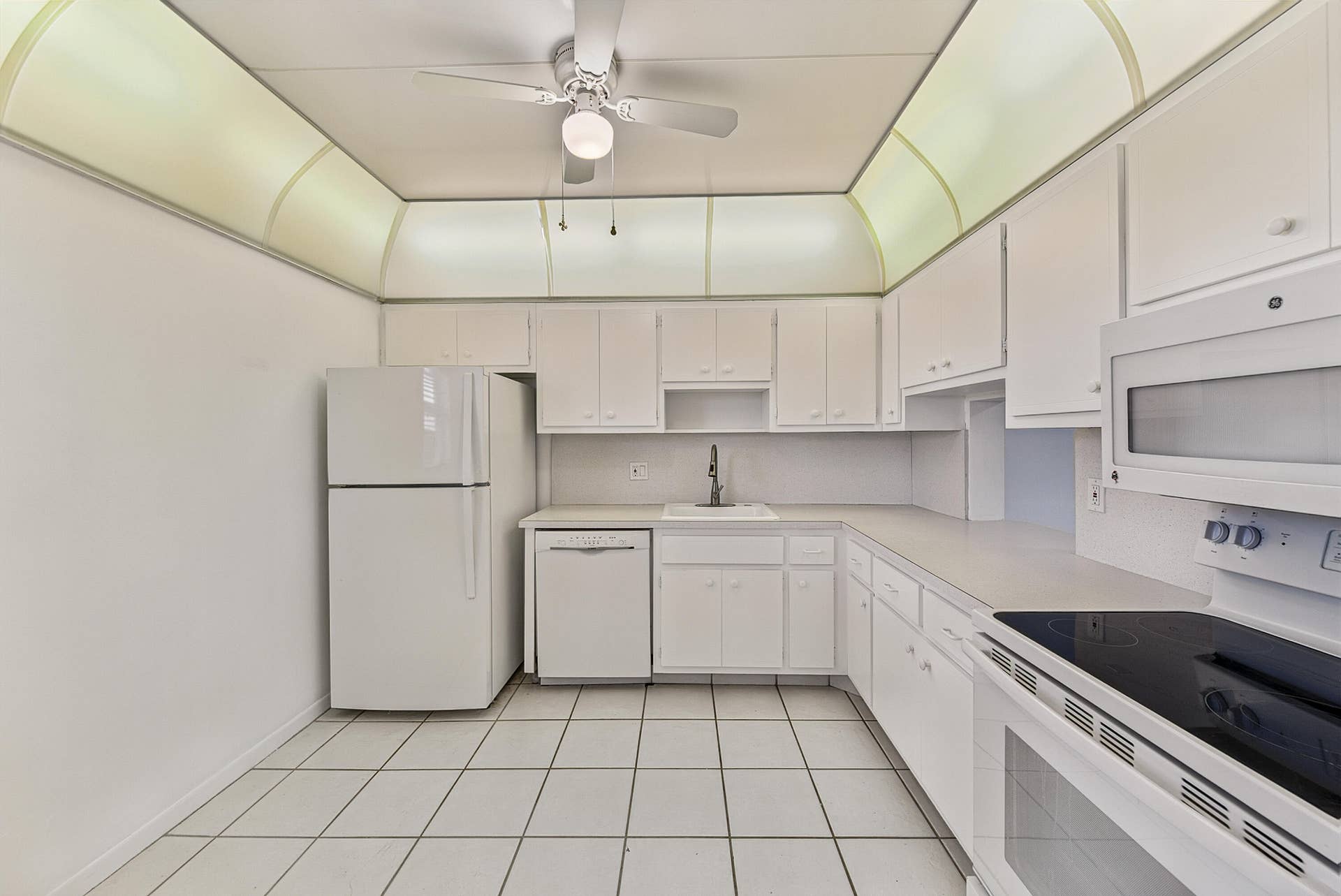 6731 Cypress Road, #Unit 402, Plantation, FL 33317 Kitchen