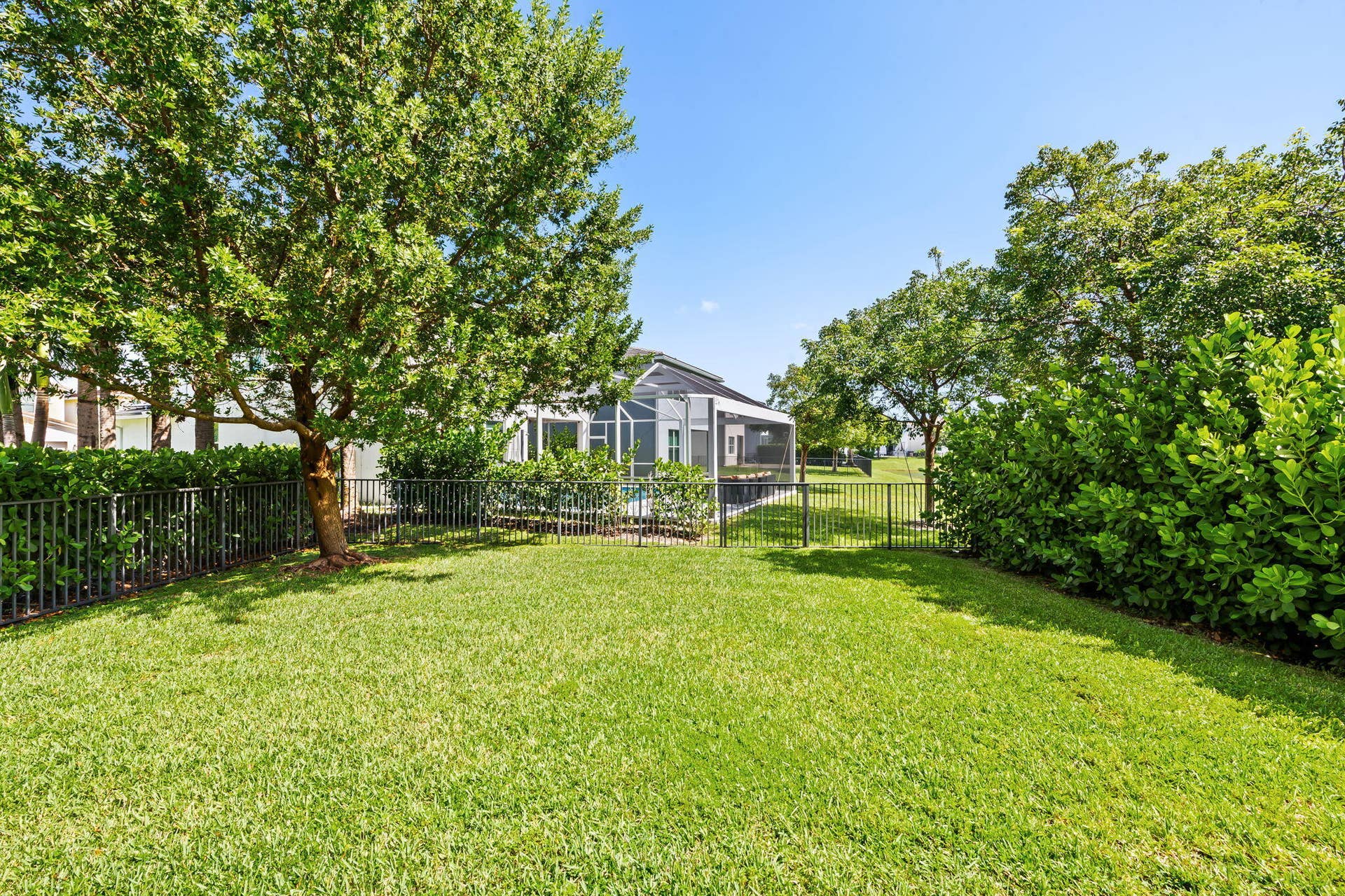 1131 VERDE Court, Deerfield Beach, FL 33064 Yard