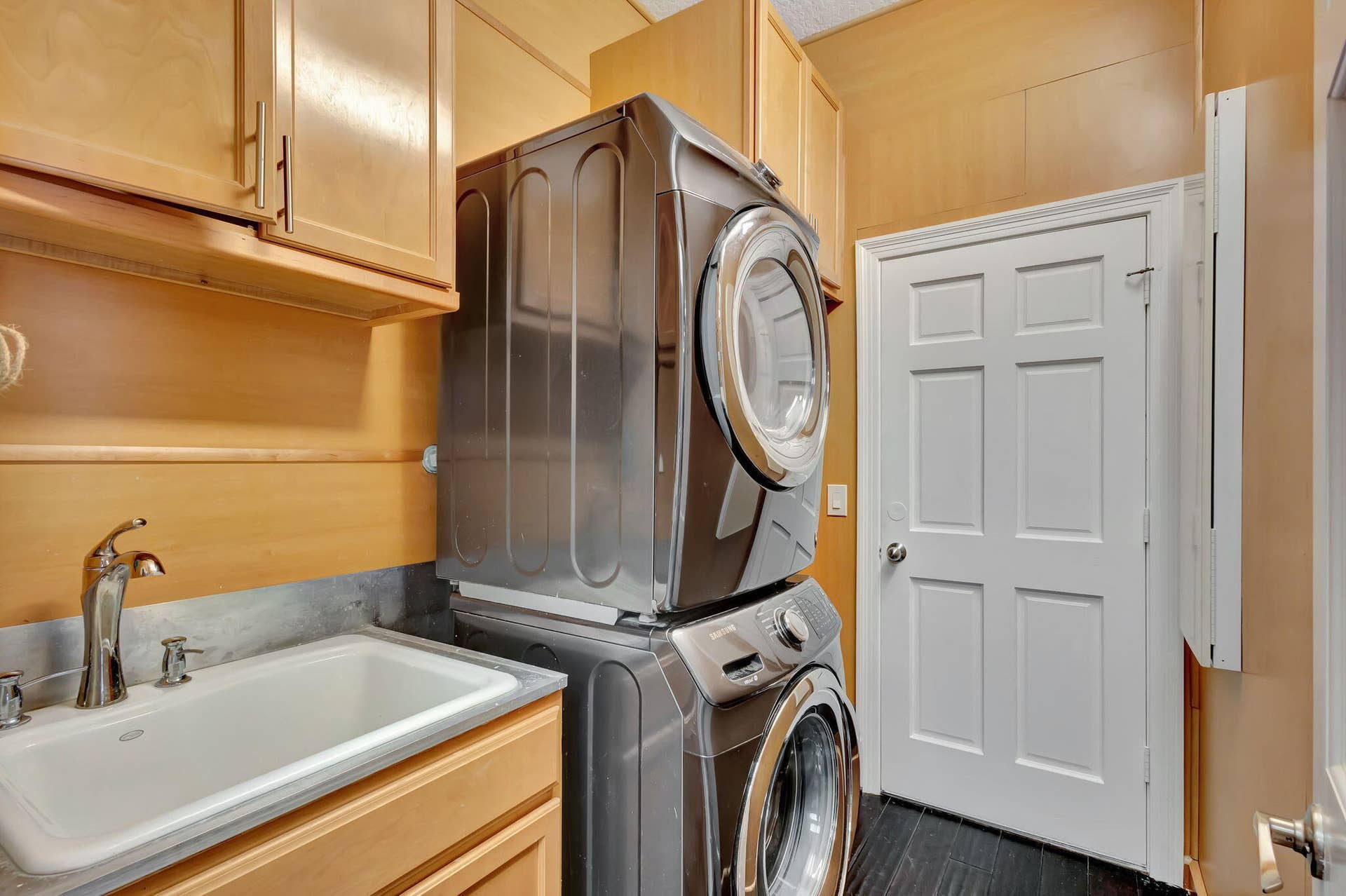 16334 PORT DICKINSON Drive, Jupiter, Jupiter, FL 33477 indoor laundry